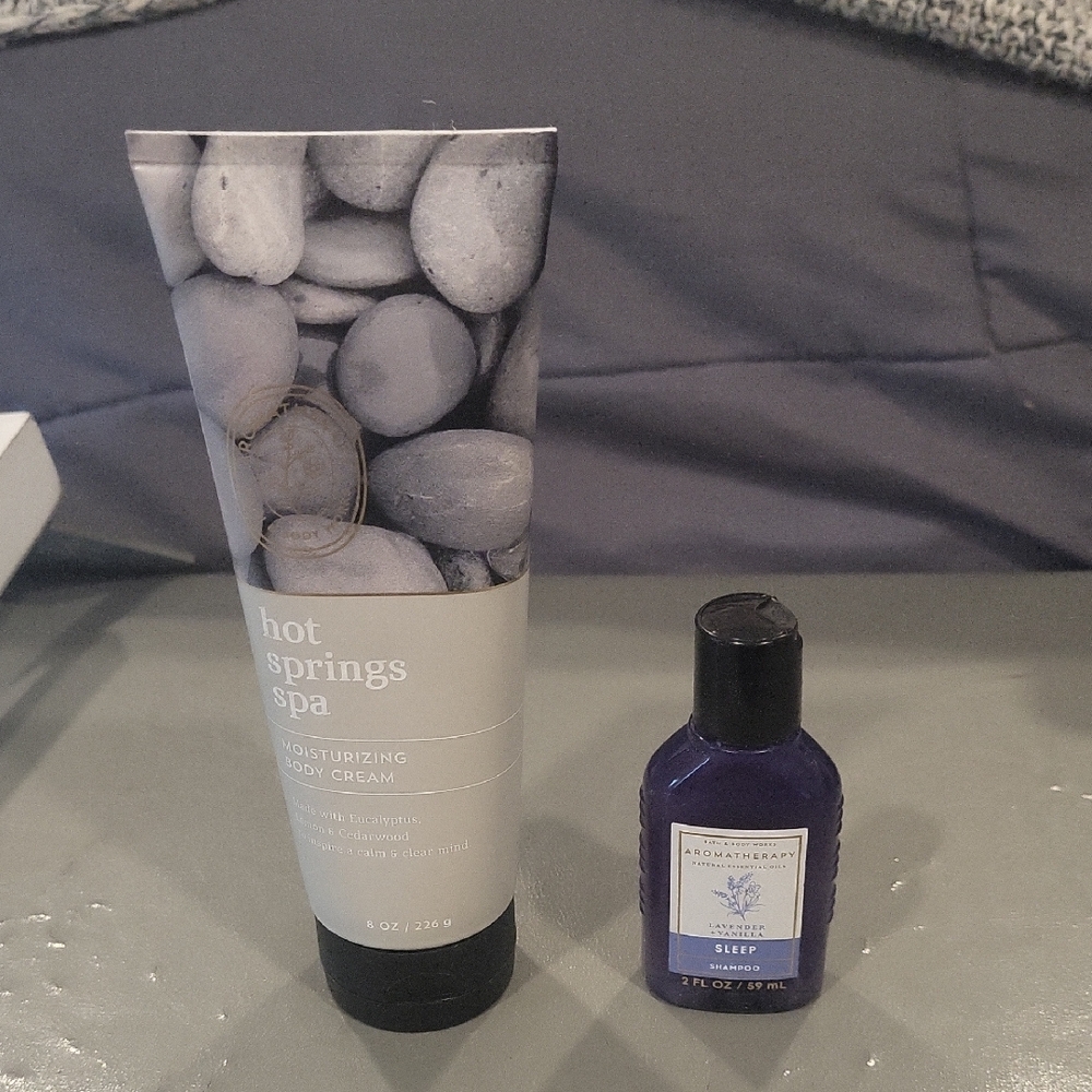 Hot Springs  Body Cream Full Size Fab For Skin  And Free Gift  And Dust Cover
